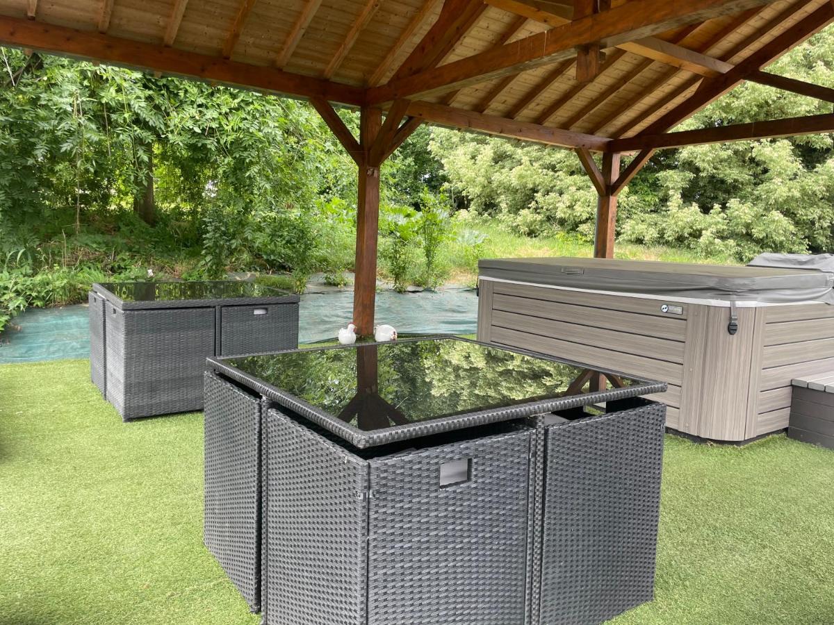 Gite De Solama Avec Spa Balleville エクステリア 写真